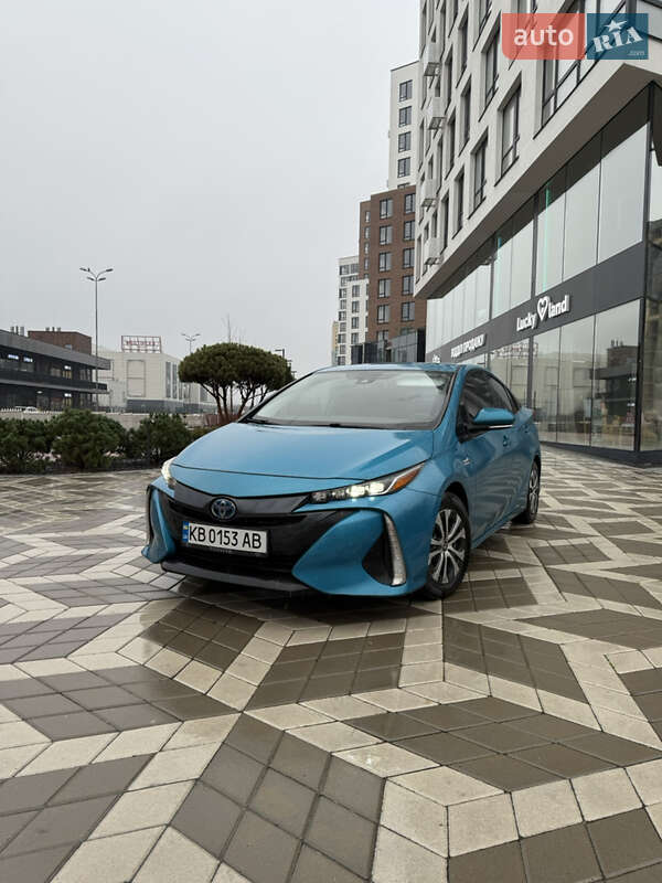 Хэтчбек Toyota Prius Prime 2020 в Киеве фото 2 Хэтчбек Toyota Prius Prime 2020 в Киеве