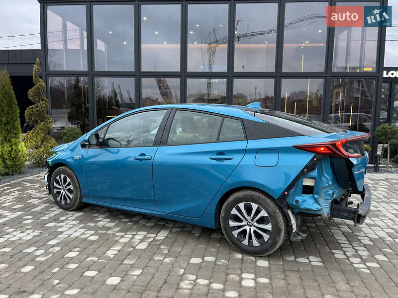 Хэтчбек Toyota Prius Prime 2019 в Львове