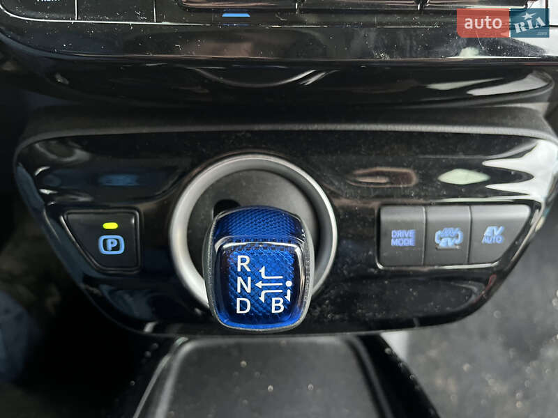 Хэтчбек Toyota Prius Prime 2019 в Львове