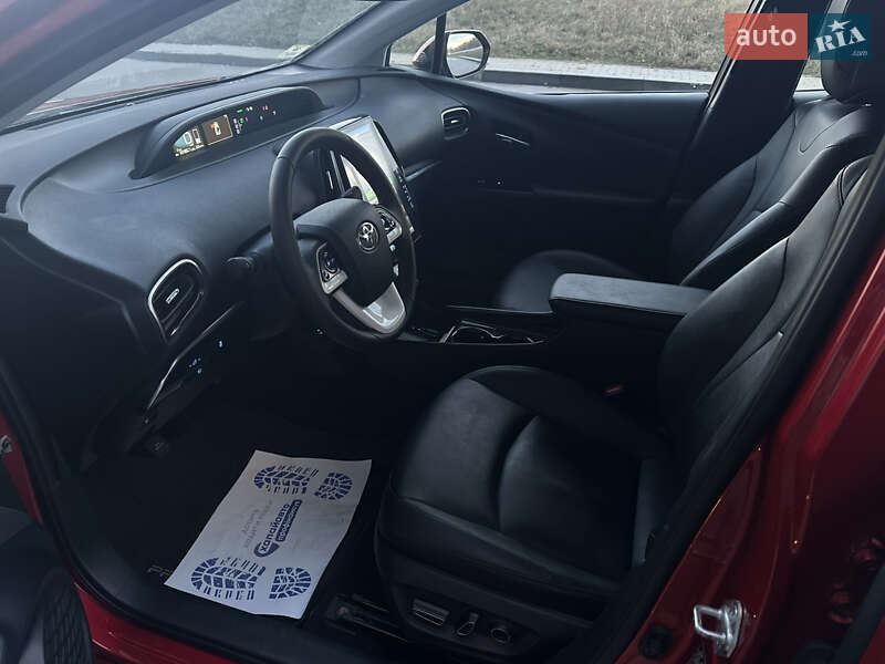 Хэтчбек Toyota Prius Prime 2017 в Киеве