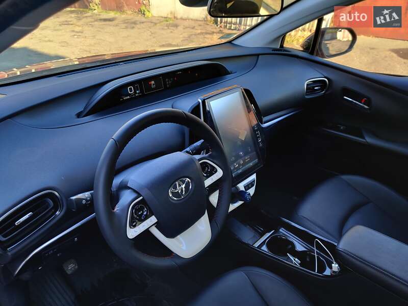 Хэтчбек Toyota Prius Prime 2017 в Ужгороде