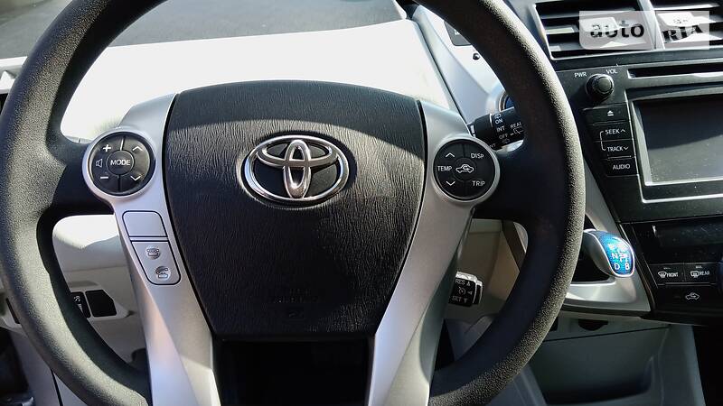 Універсал Toyota Prius v 2012 в Одесі