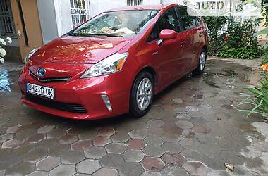 Минивэн Toyota Prius v 2011 в Одессе