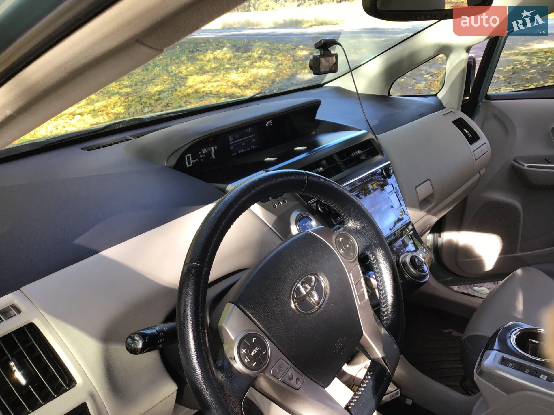 2015 Toyota Prius v (+) - мініатюра 8