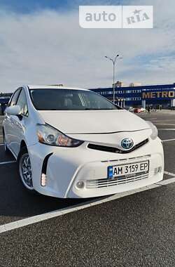 Универсал Toyota Prius v 2015 в Киеве
