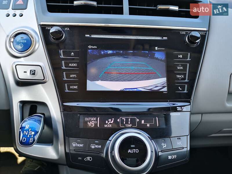 Универсал Toyota Prius v 2014 в Одессе