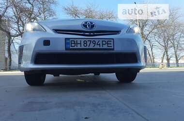 Універсал Toyota Prius v 2014 в Одесі