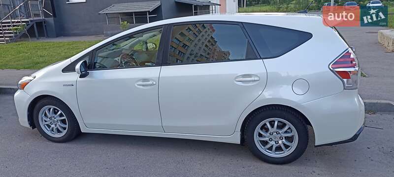 Хэтчбек Toyota Prius v 2015 в Харькове фото 6 Хэтчбек Toyota Prius v 2015 в Харькове