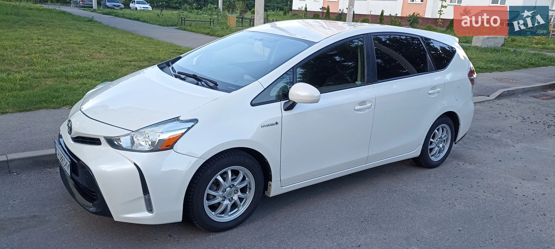 2015 Toyota Prius v (+) - мініатюра 2
