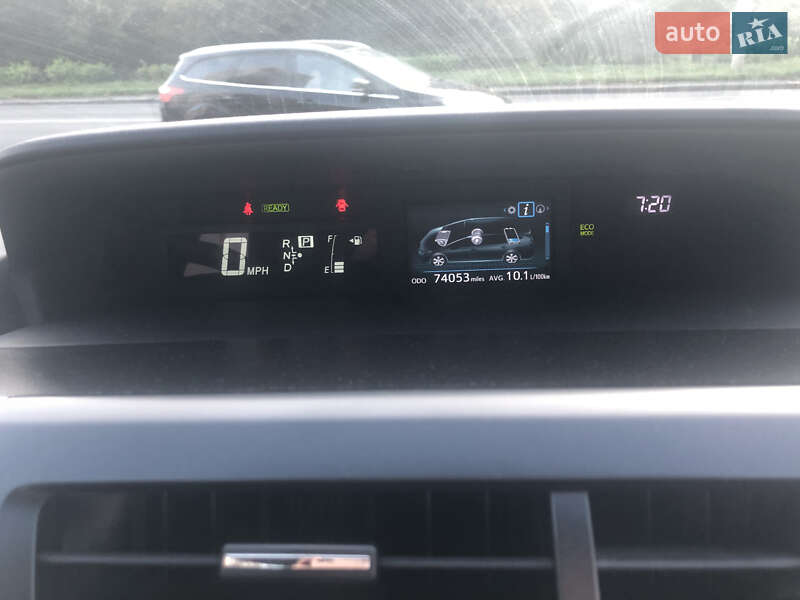 Универсал Toyota Prius v 2016 в Львове