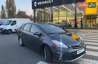 Універсал Toyota Prius v 2013 в Одесі