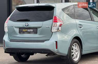 Универсал Toyota Prius v 2016 в 