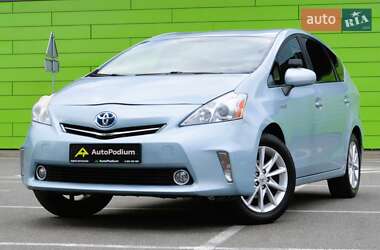 Универсал Toyota Prius v 2013 в 
