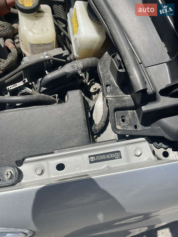 Хетчбек Toyota Prius v 2011 в Києві