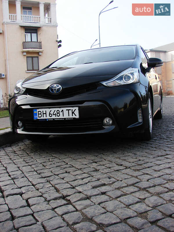 Универсал Toyota Prius v 2018 в Одессе