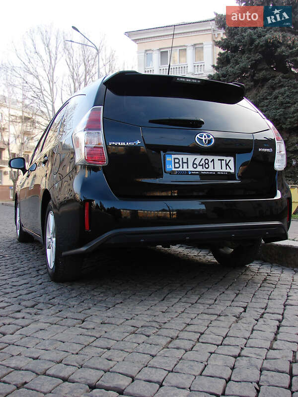 Универсал Toyota Prius v 2018 в Одессе