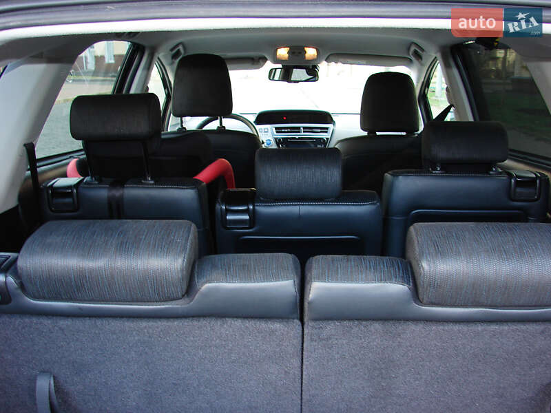 Универсал Toyota Prius v 2018 в Одессе