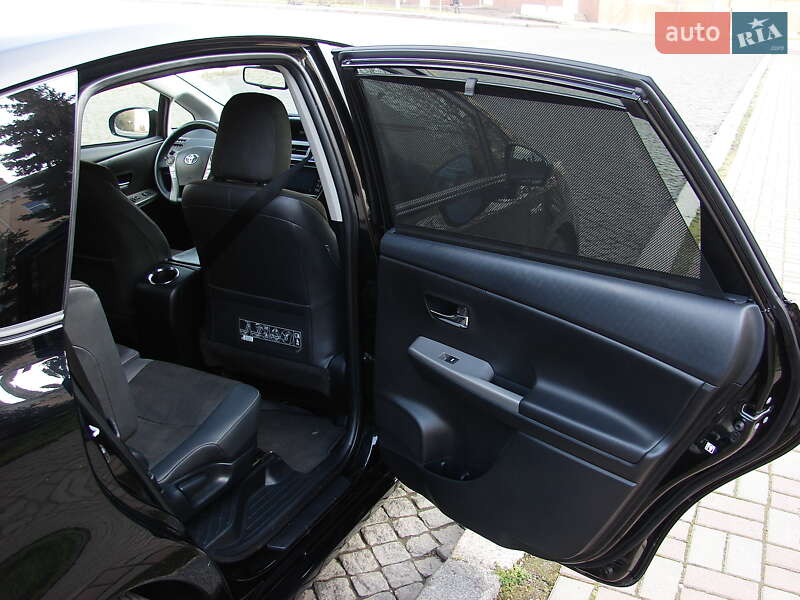 Универсал Toyota Prius v 2018 в Одессе