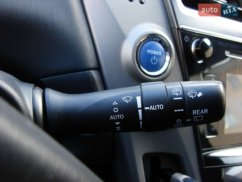 Универсал Toyota Prius v 2018 в Одессе