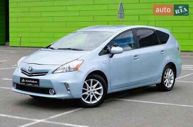 Универсал Toyota Prius v 2013 в Киеве