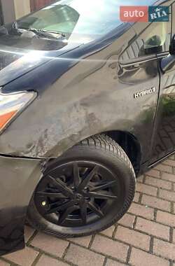 Універсал Toyota Prius v 2012 в Києві