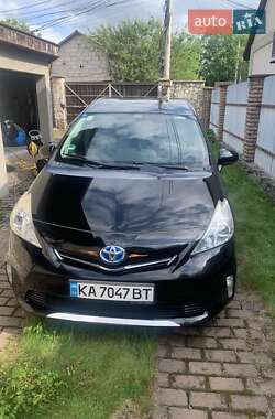 Універсал Toyota Prius v 2012 в Києві
