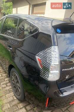 Універсал Toyota Prius v 2012 в Києві