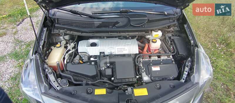 Универсал Toyota Prius v 2013 в Мироновке