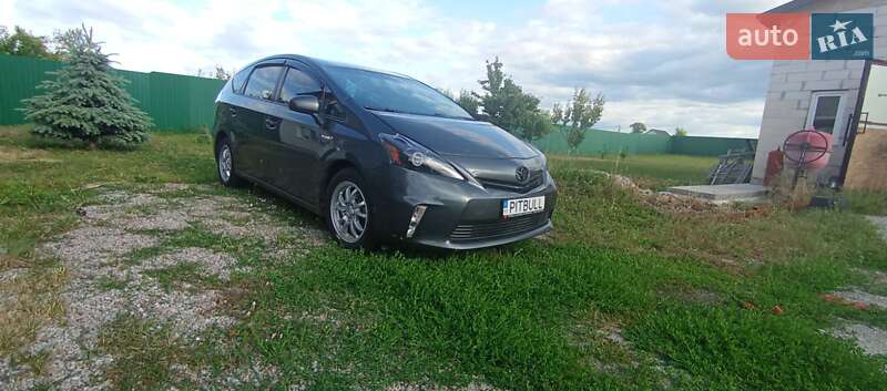 Универсал Toyota Prius v 2013 в Мироновке
