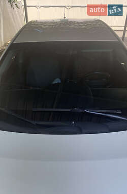 Універсал Toyota Prius v 2013 в Києві