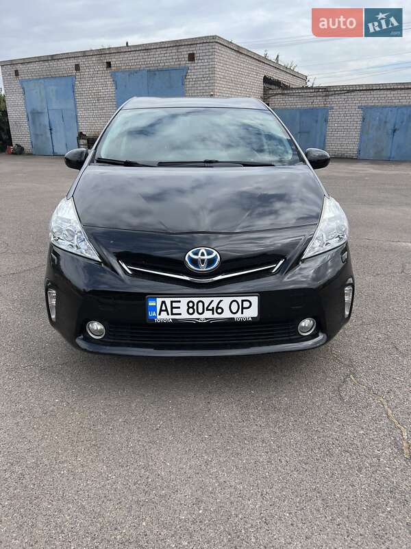 Универсал Toyota Prius v 2014 в Кривом Роге