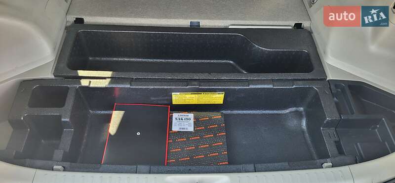 Универсал Toyota Prius v 2012 в Черкассах