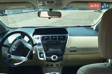 Универсал Toyota Prius v 2012 в Черкассах