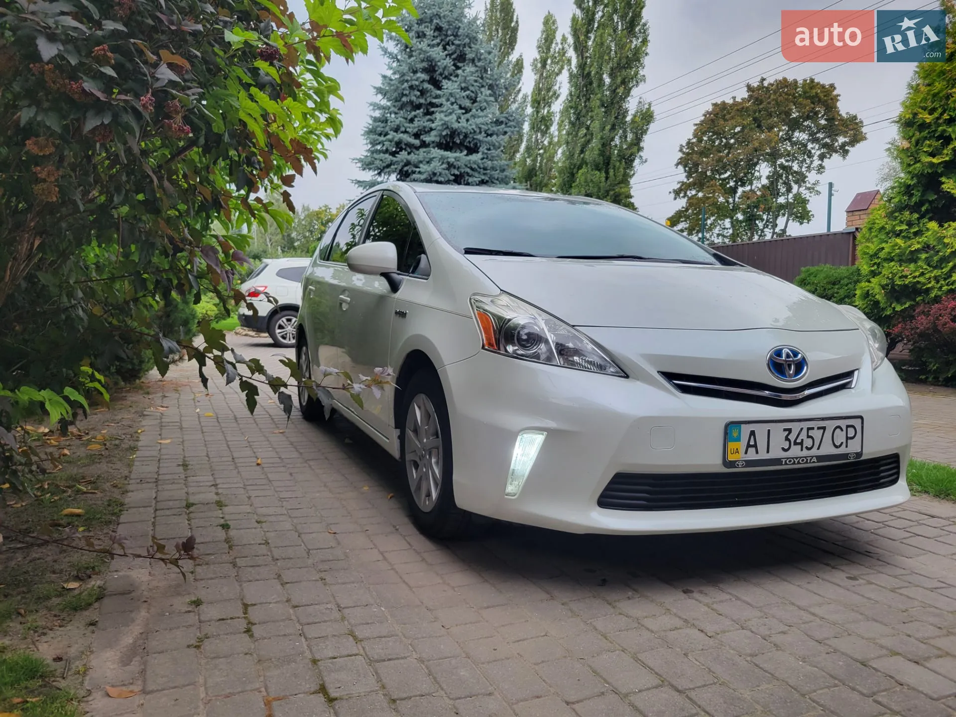 2014 Toyota Prius v (+) - мініатюра 14