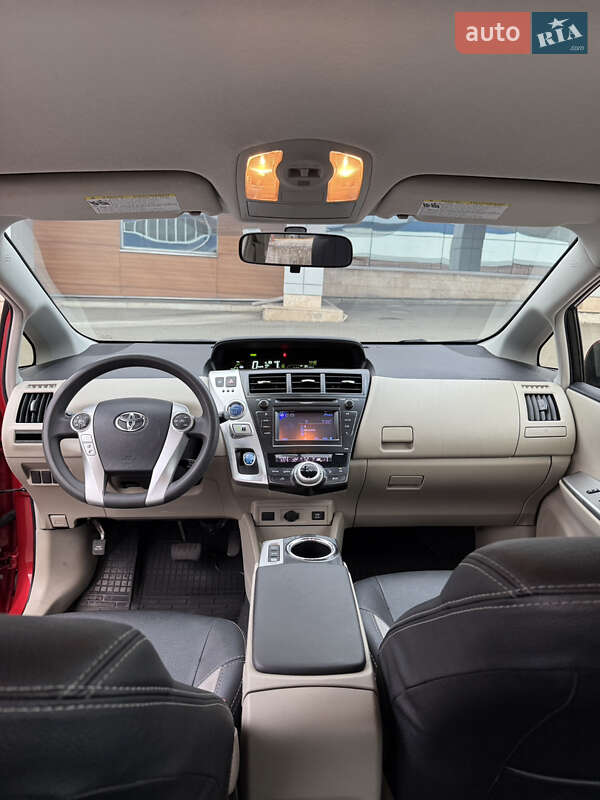 Универсал Toyota Prius v 2013 в Киеве фото 15 Универсал Toyota Prius v 2013 в Киеве