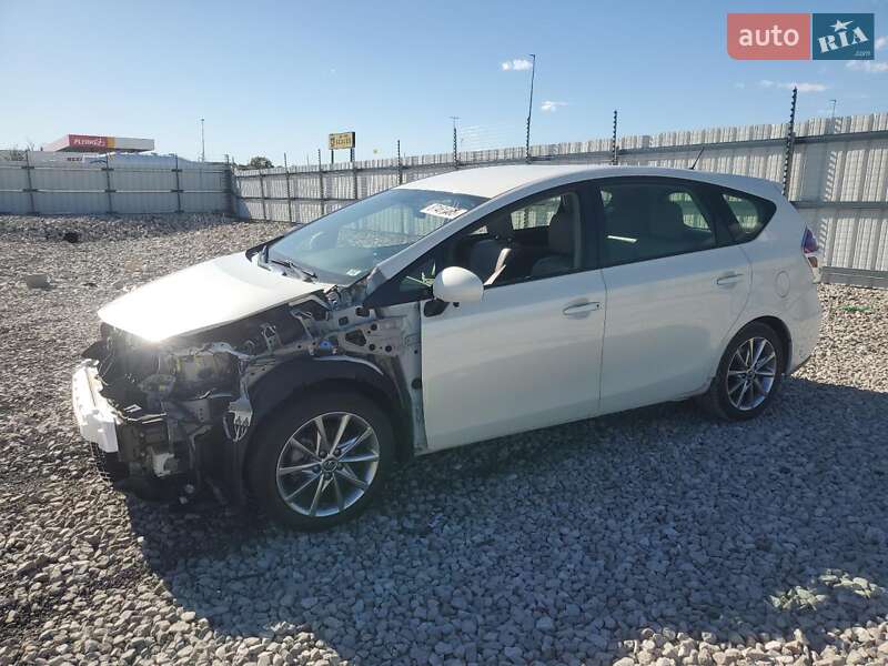 Универсал Toyota Prius v 2017 в Львове