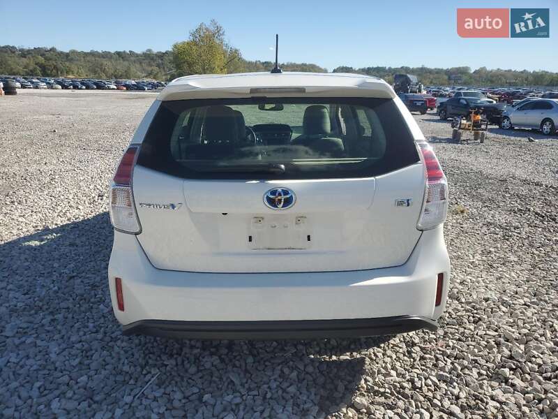 Универсал Toyota Prius v 2017 в Львове