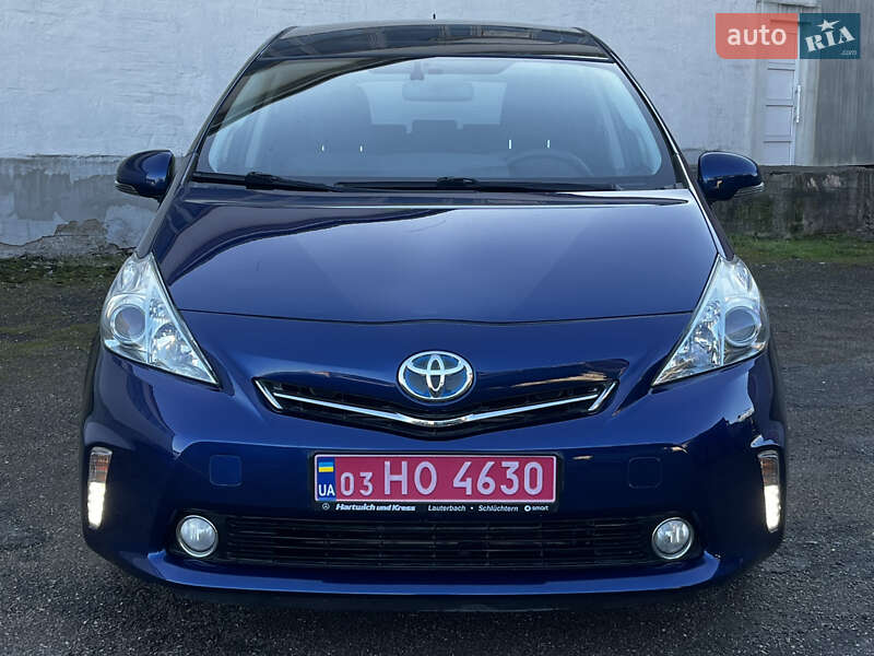 Універсал Toyota Prius v 2013 в Луцьку