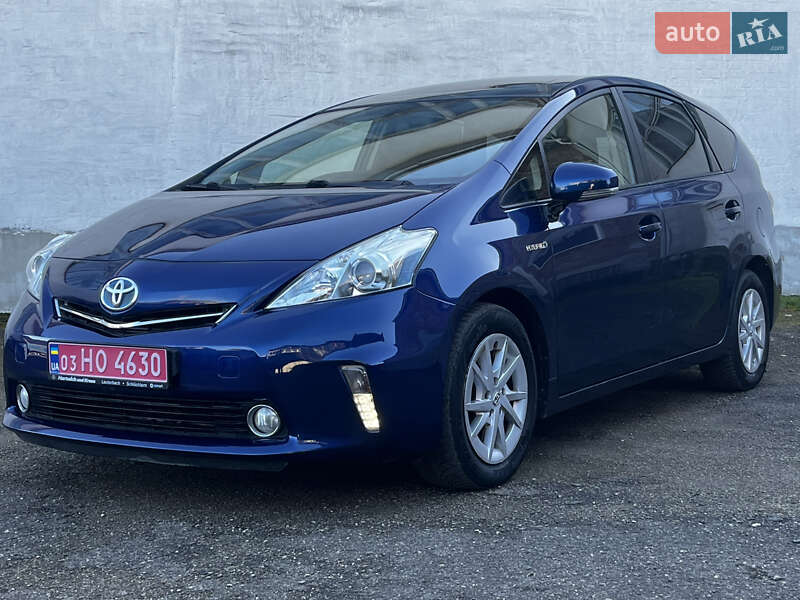 Універсал Toyota Prius v 2013 в Луцьку