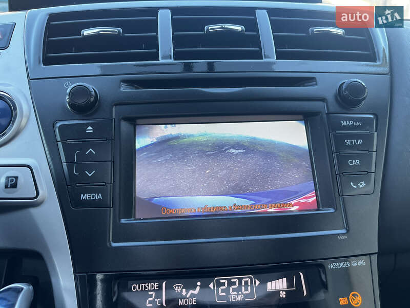 Універсал Toyota Prius v 2013 в Луцьку
