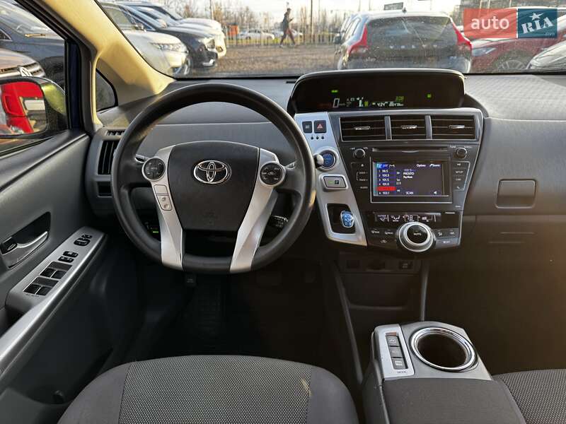 Универсал Toyota Prius v 2014 в Киеве