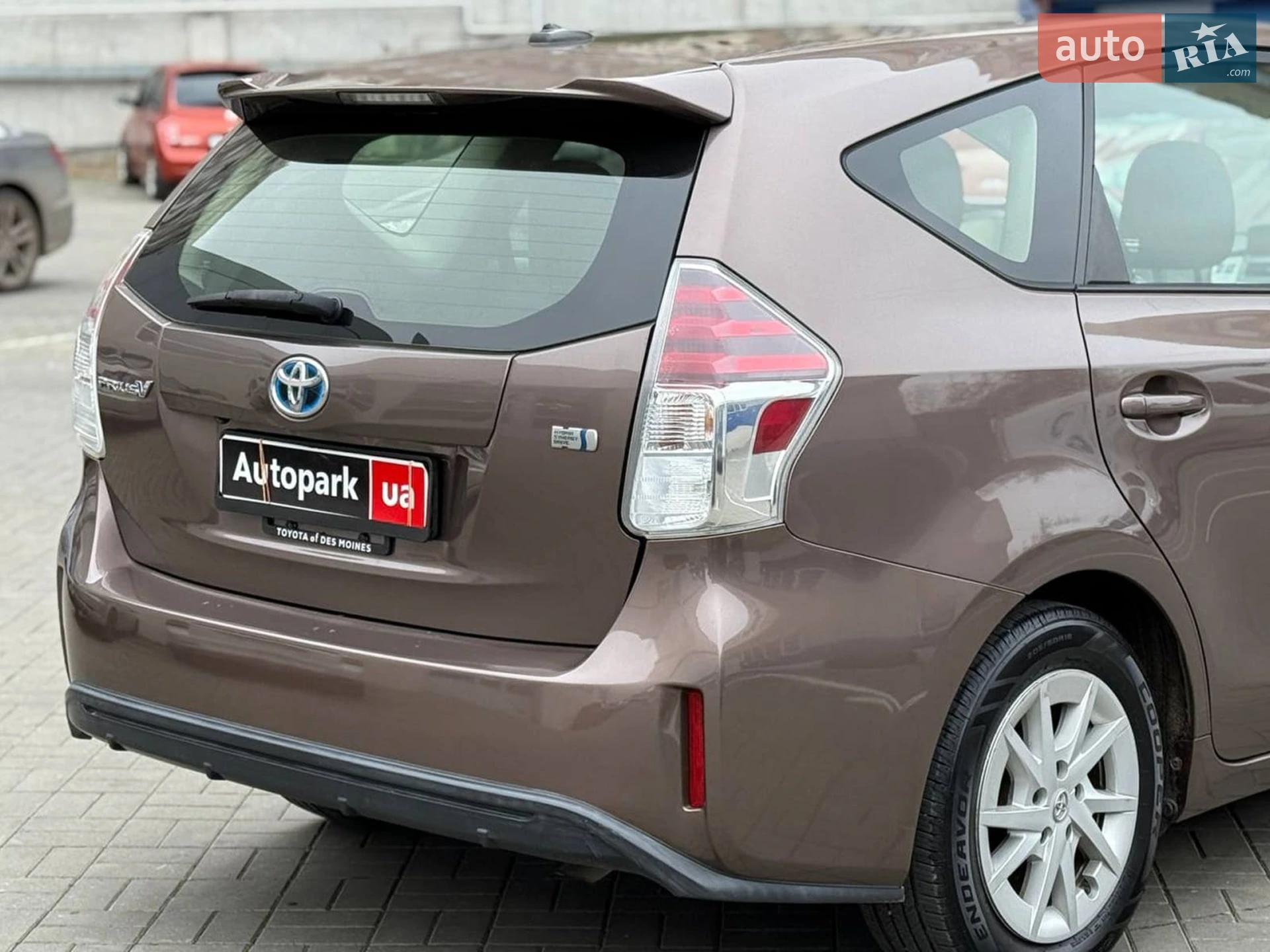 2015 Toyota Prius v (+) - мініатюра 9