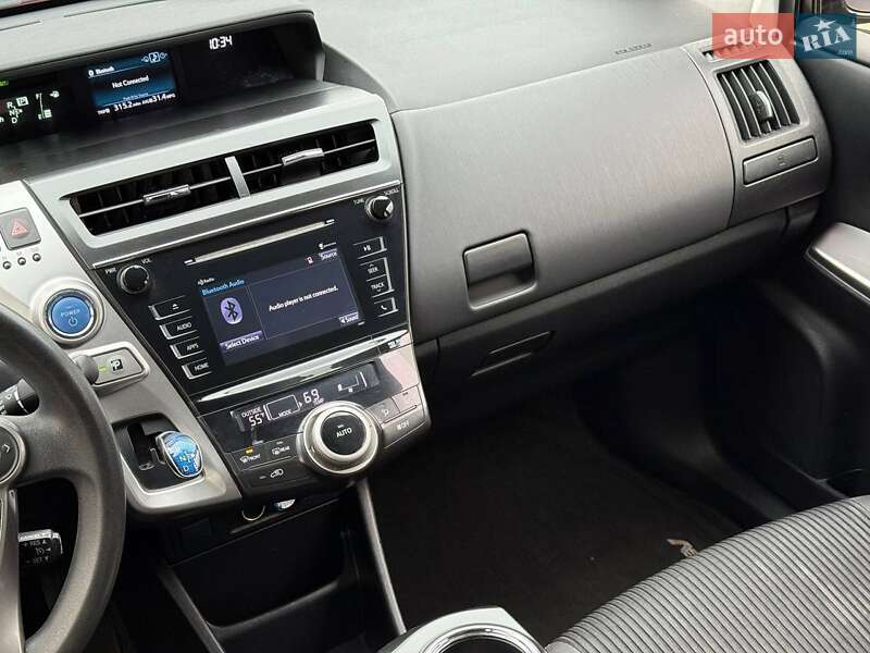 Универсал Toyota Prius v 2015 в Одессе