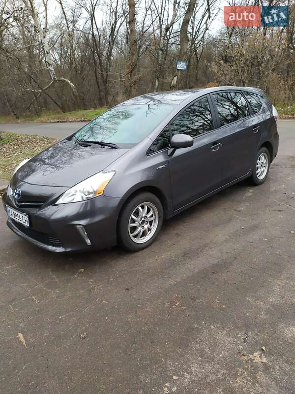 Универсал Toyota Prius v 2014 в Киеве фото 5 Универсал Toyota Prius v 2014 в Киеве