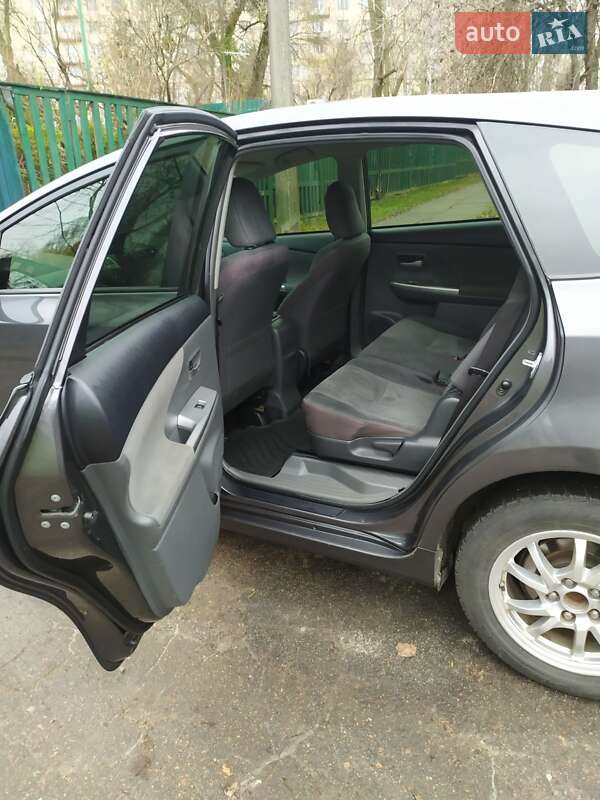 Универсал Toyota Prius v 2014 в Киеве фото 8 Универсал Toyota Prius v 2014 в Киеве