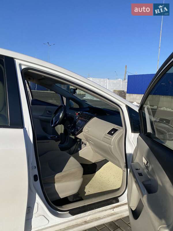 Универсал Toyota Prius v 2012 в Николаеве фото 9 Универсал Toyota Prius v 2012 в Николаеве