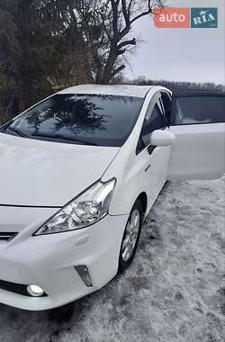 Універсал Toyota Prius v 2012 в Києві