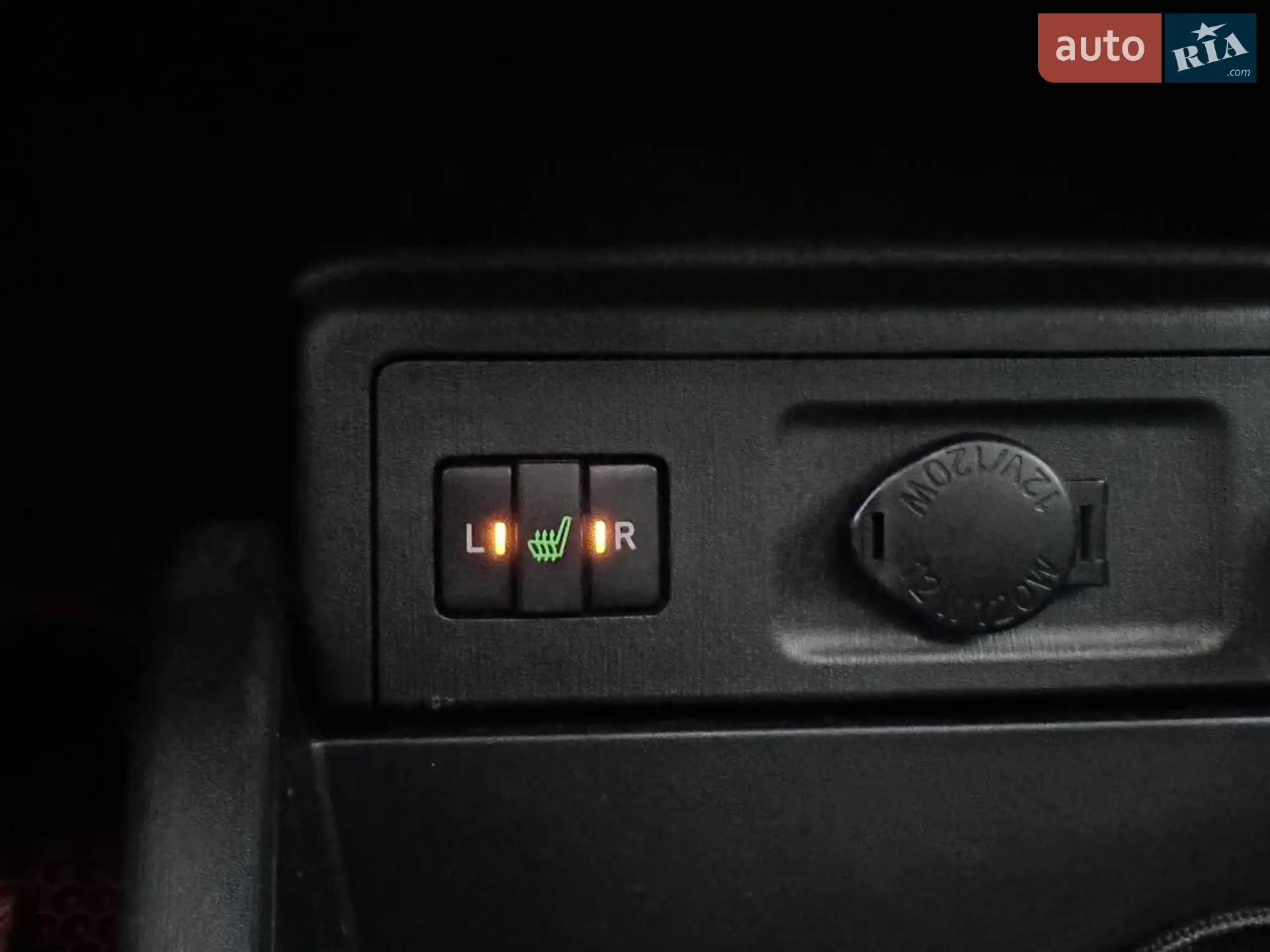 2015 Toyota Prius v (+) - мініатюра 27