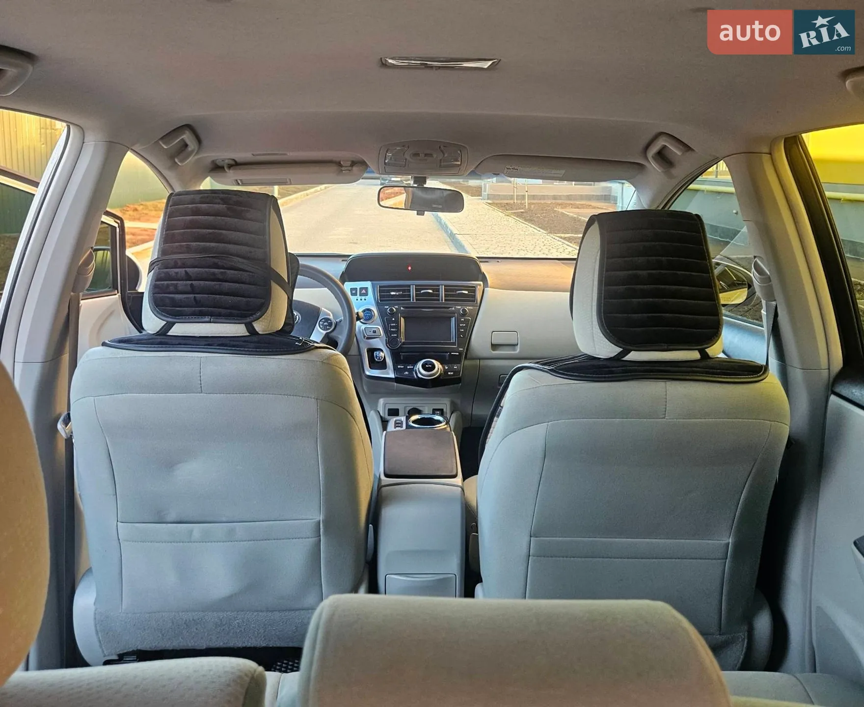 2014 Toyota Prius v (+) - мініатюра 12