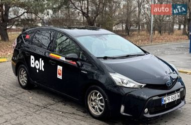 Универсал Toyota Prius v 2018 в Киеве
